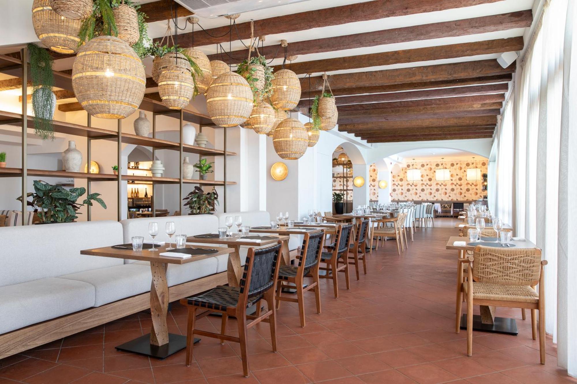 Mangia's Santa Teresa Sardinia, Curio Collection By Hilton Santa Teresa Gallura