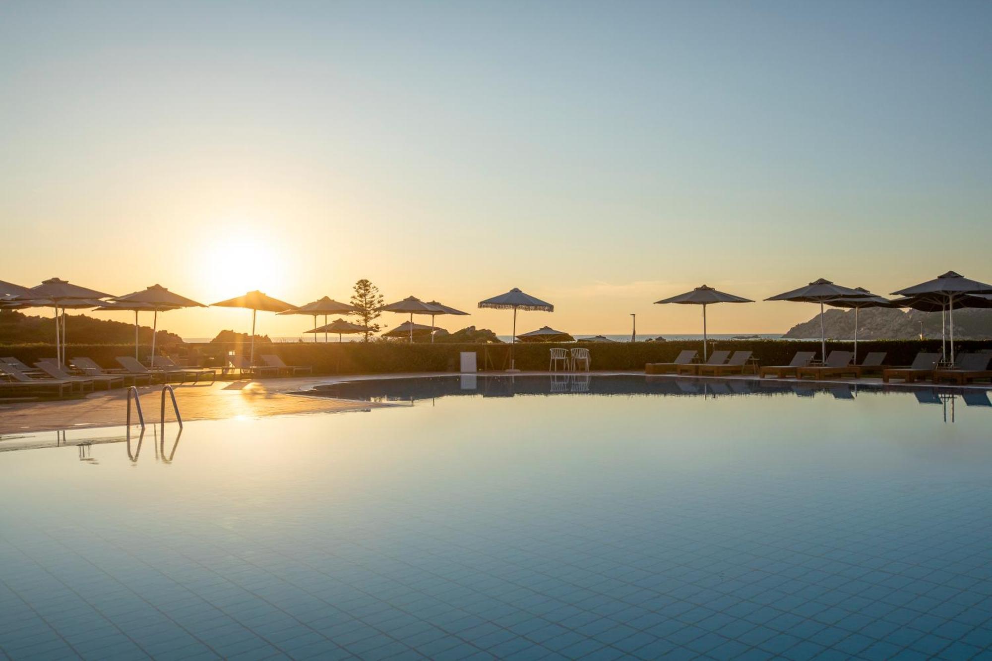 Mangia's Santa Teresa Sardinia, Curio Collection By Hilton 5*