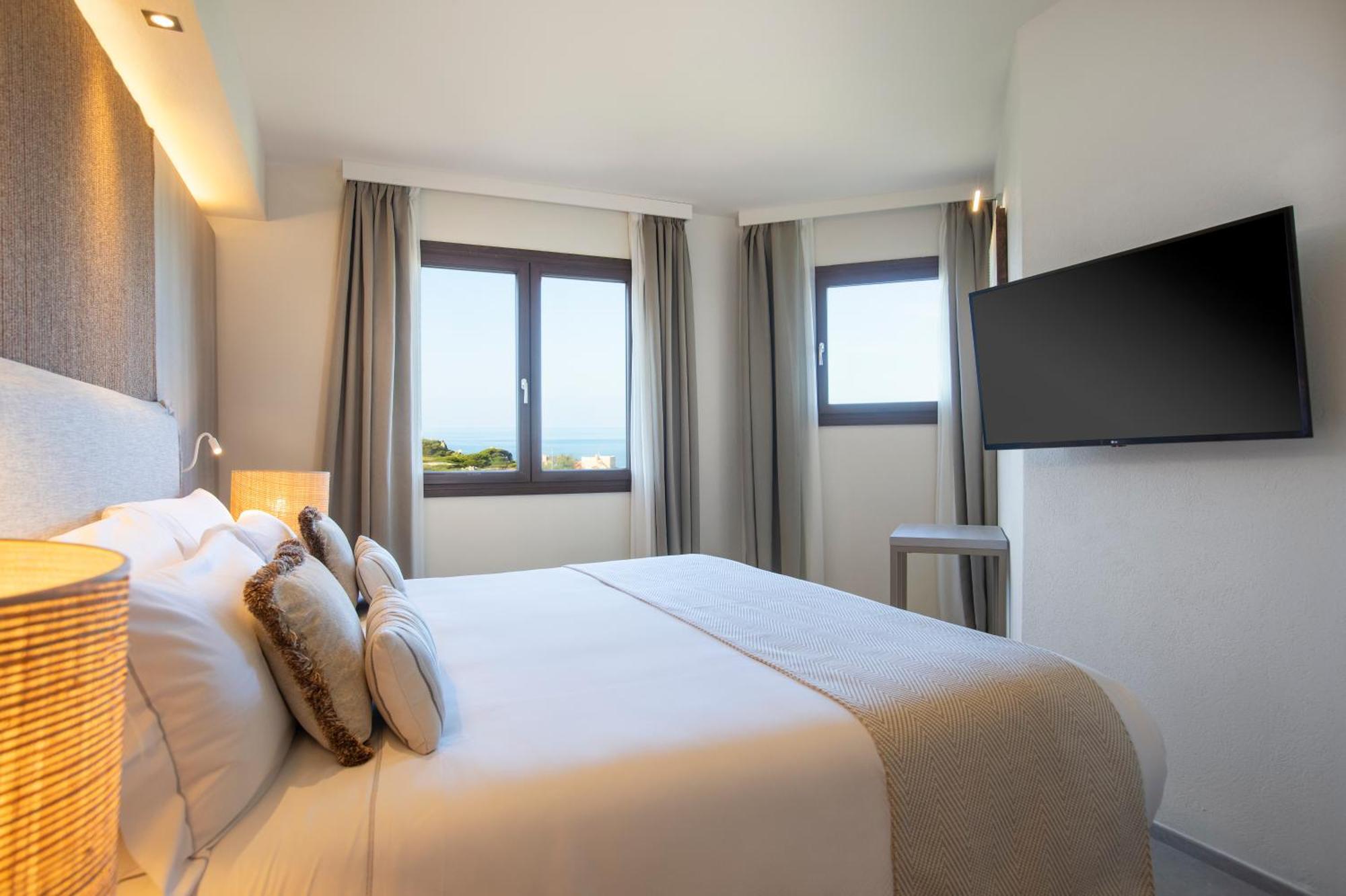 Station touristique Mangia's Santa Teresa Sardinia, Curio Collection By Hilton