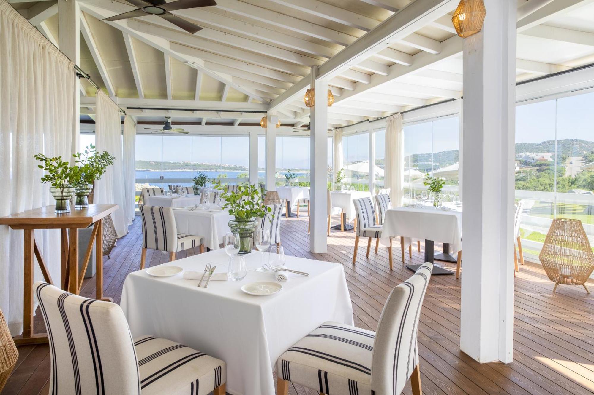 Mangia's Santa Teresa Sardinia, Curio Collection By Hilton