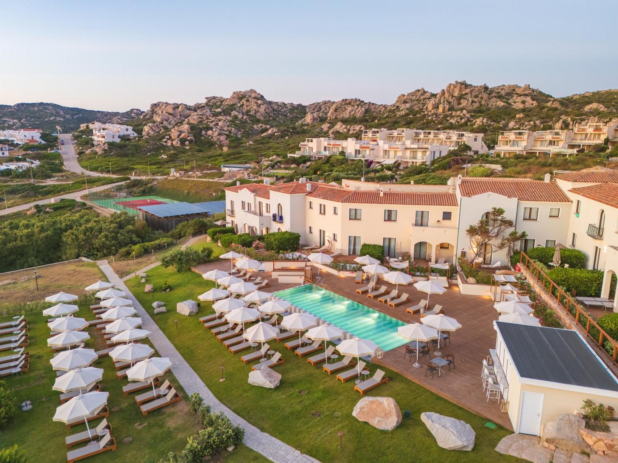 Mangia's Santa Teresa Sardinia, Curio Collection By Hilton