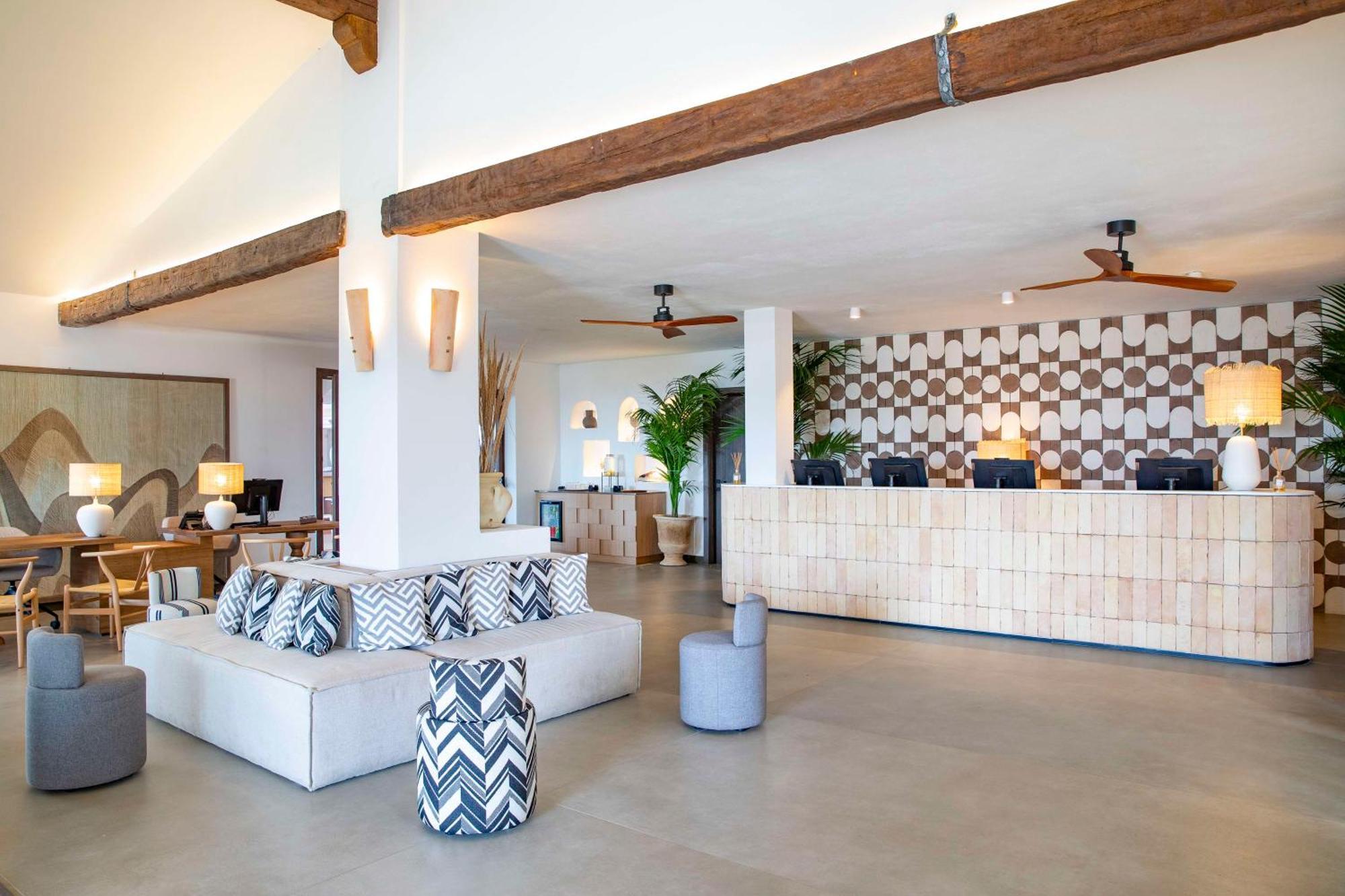 Mangia's Santa Teresa Sardinia, Curio Collection By Hilton Station touristique