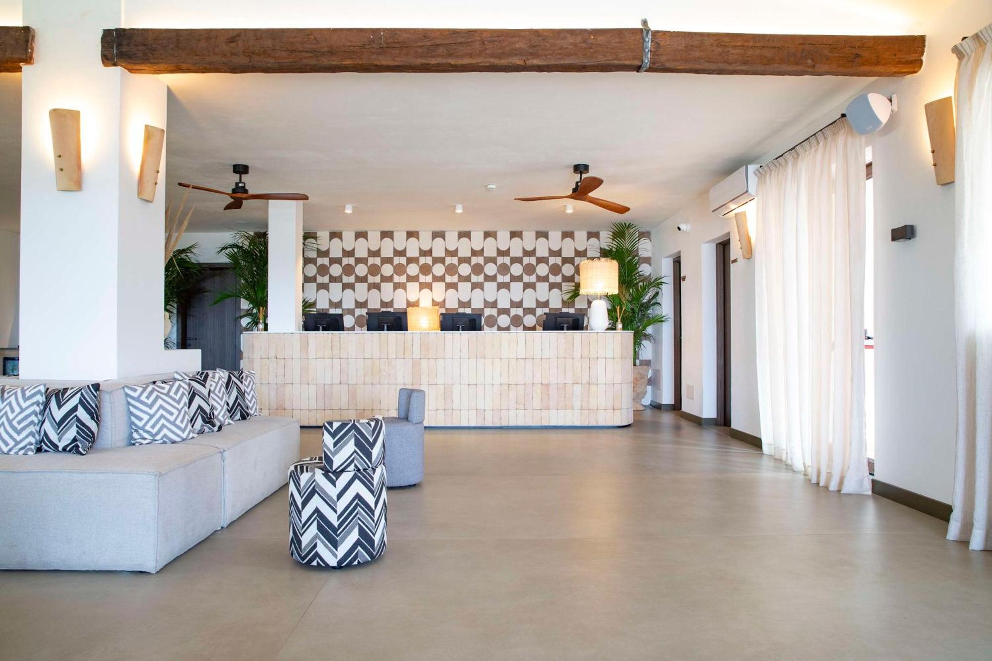Station touristique Mangia's Santa Teresa Sardinia, Curio Collection By Hilton 5*