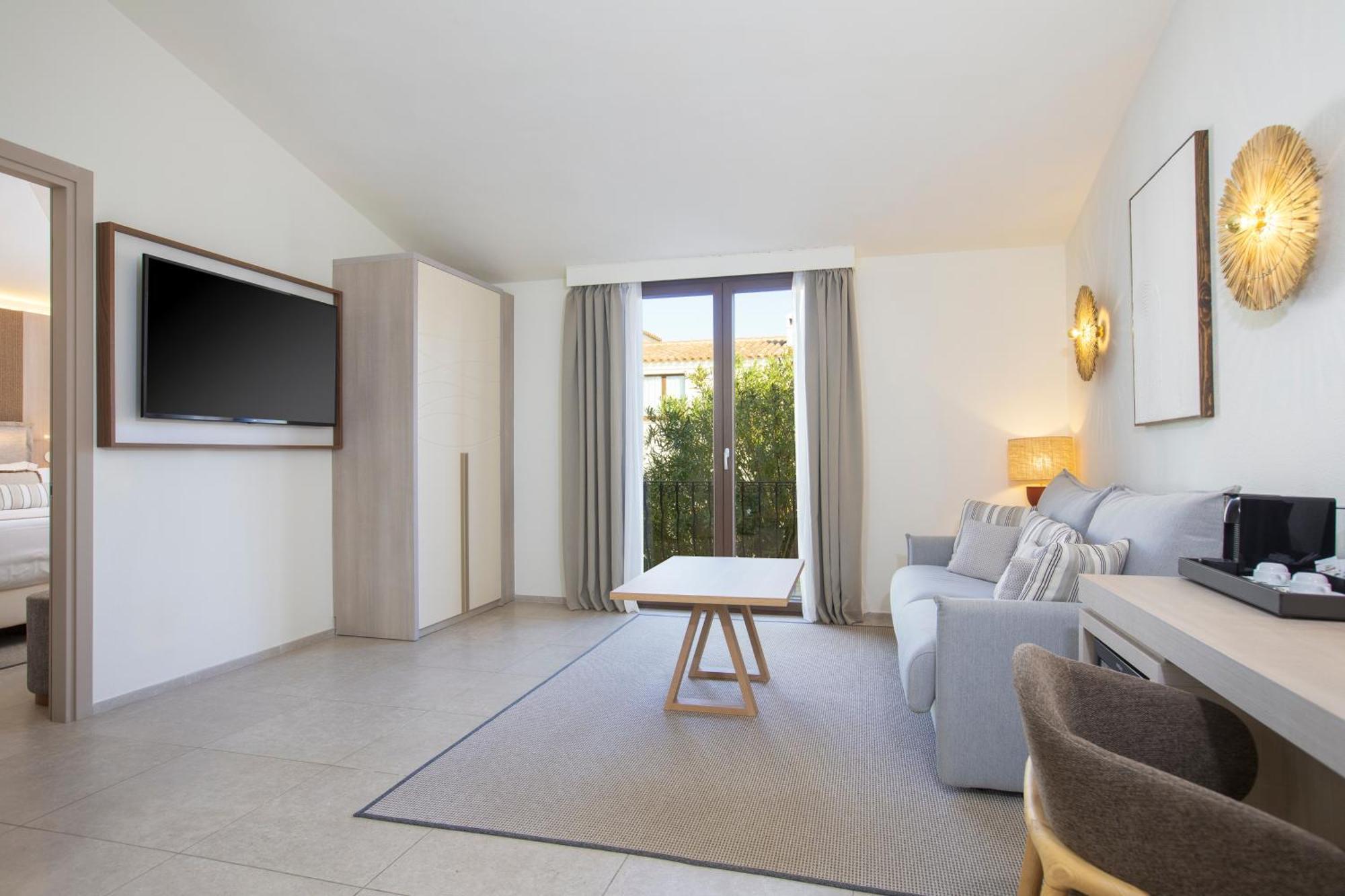 Mangia's Santa Teresa Sardinia, Curio Collection By Hilton Resort