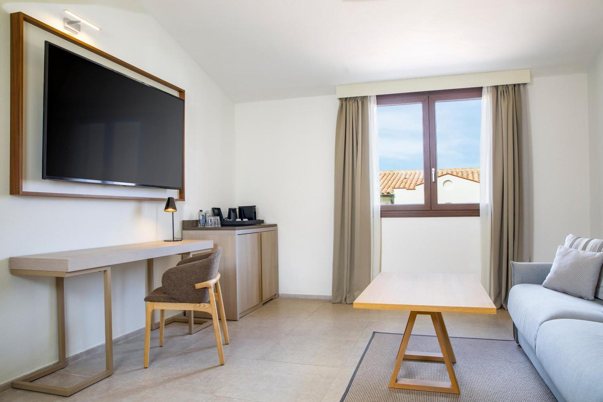 Mangia's Santa Teresa Sardinia, Curio Collection By Hilton 5*