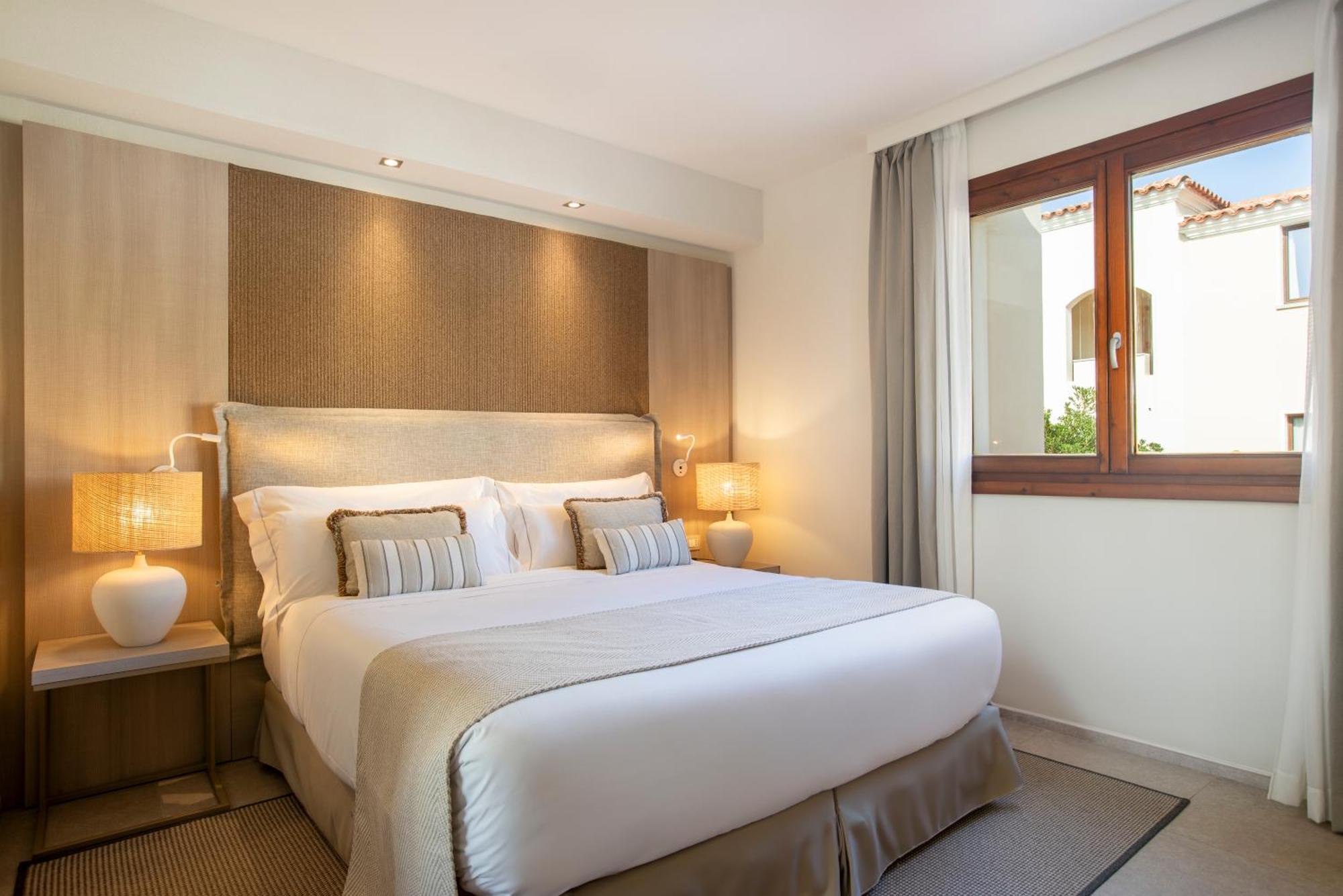 Mangia's Santa Teresa Sardinia, Curio Collection By Hilton Resort
